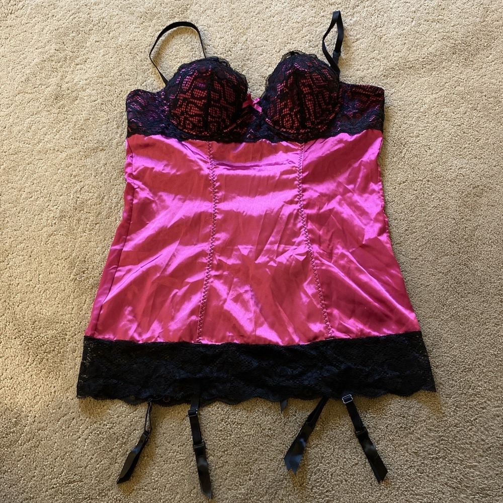 VINTAGE FREDERICK'S OF HOLLYWOOD PINK SATIN & BLACK‎ LACE-UP CORSET/CHEMISE M
